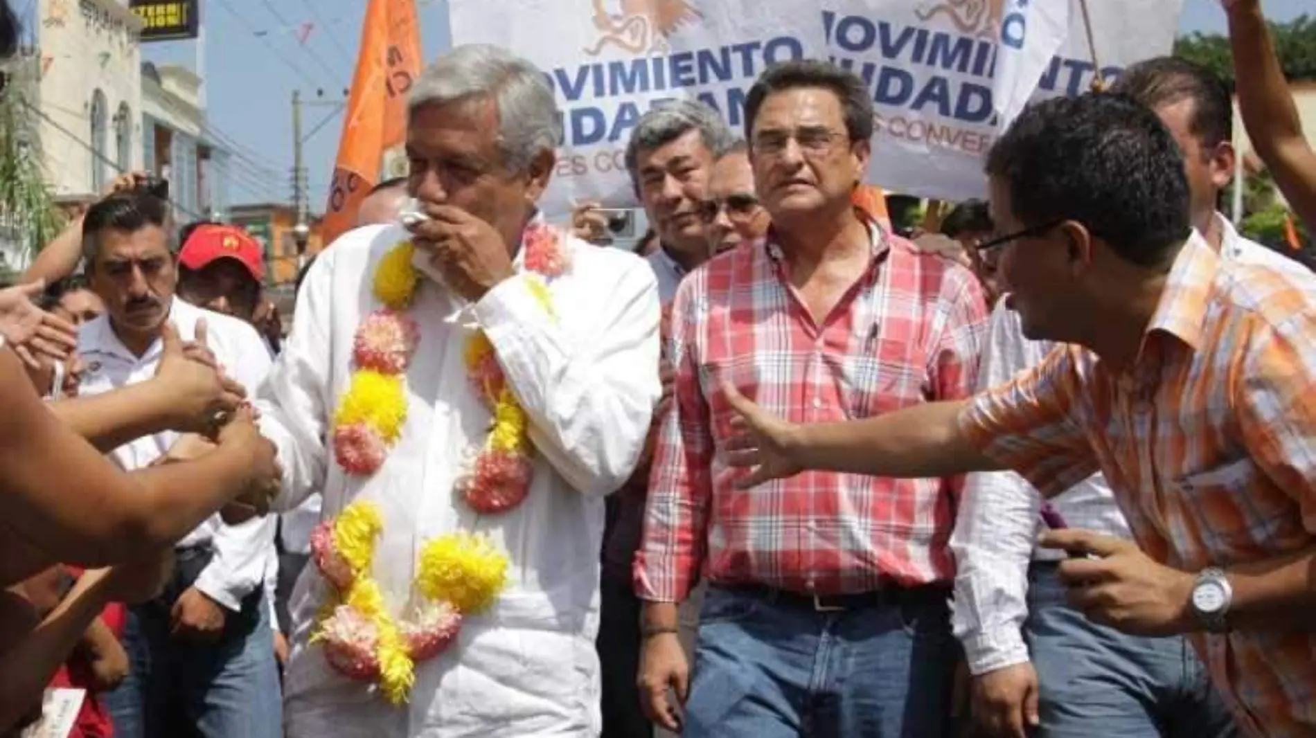 AMLO con su hermano Pio Lopez Obrador